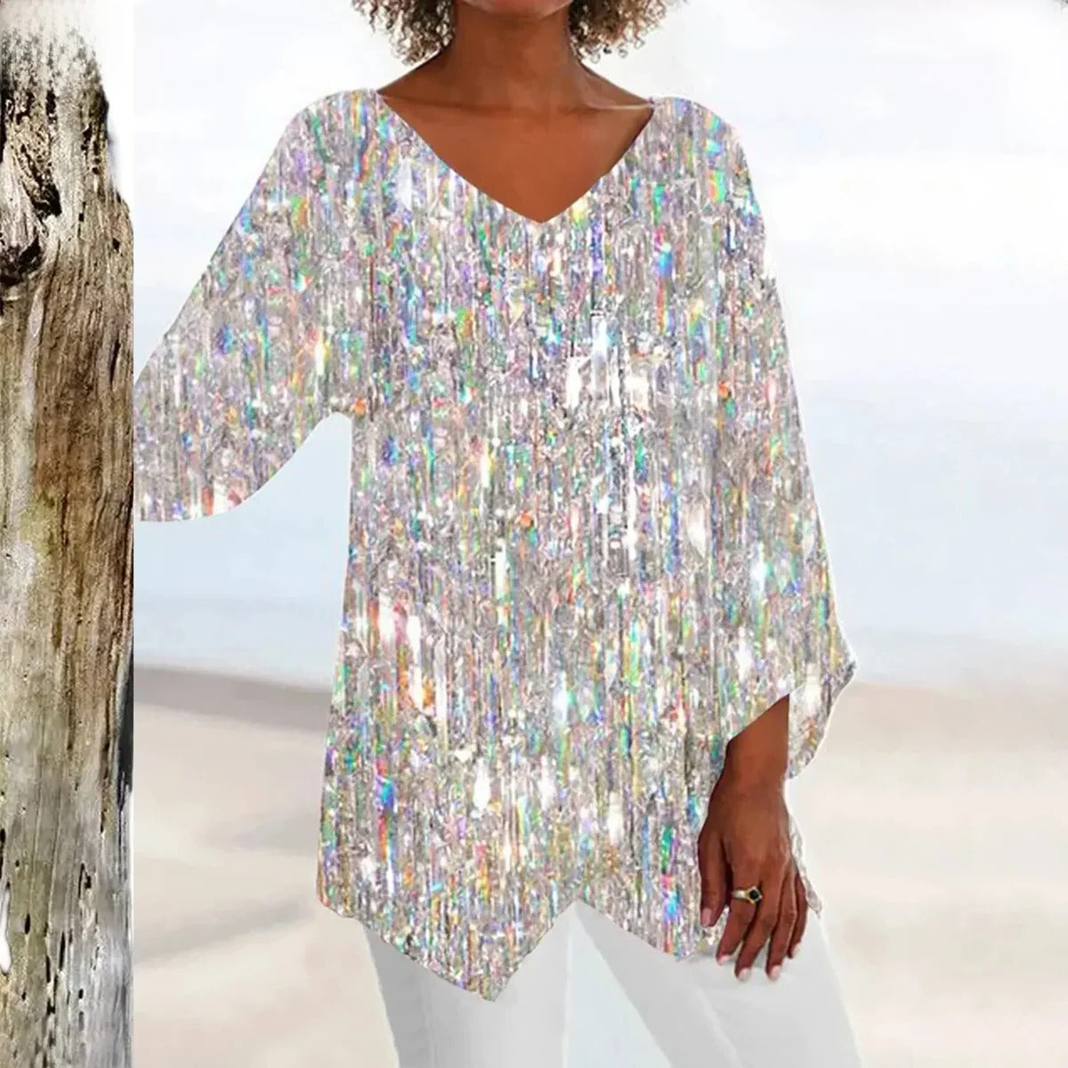 Women's Form-Fitting V-Neck Top with Vintage-Inspired Design and Contemporary Appeal