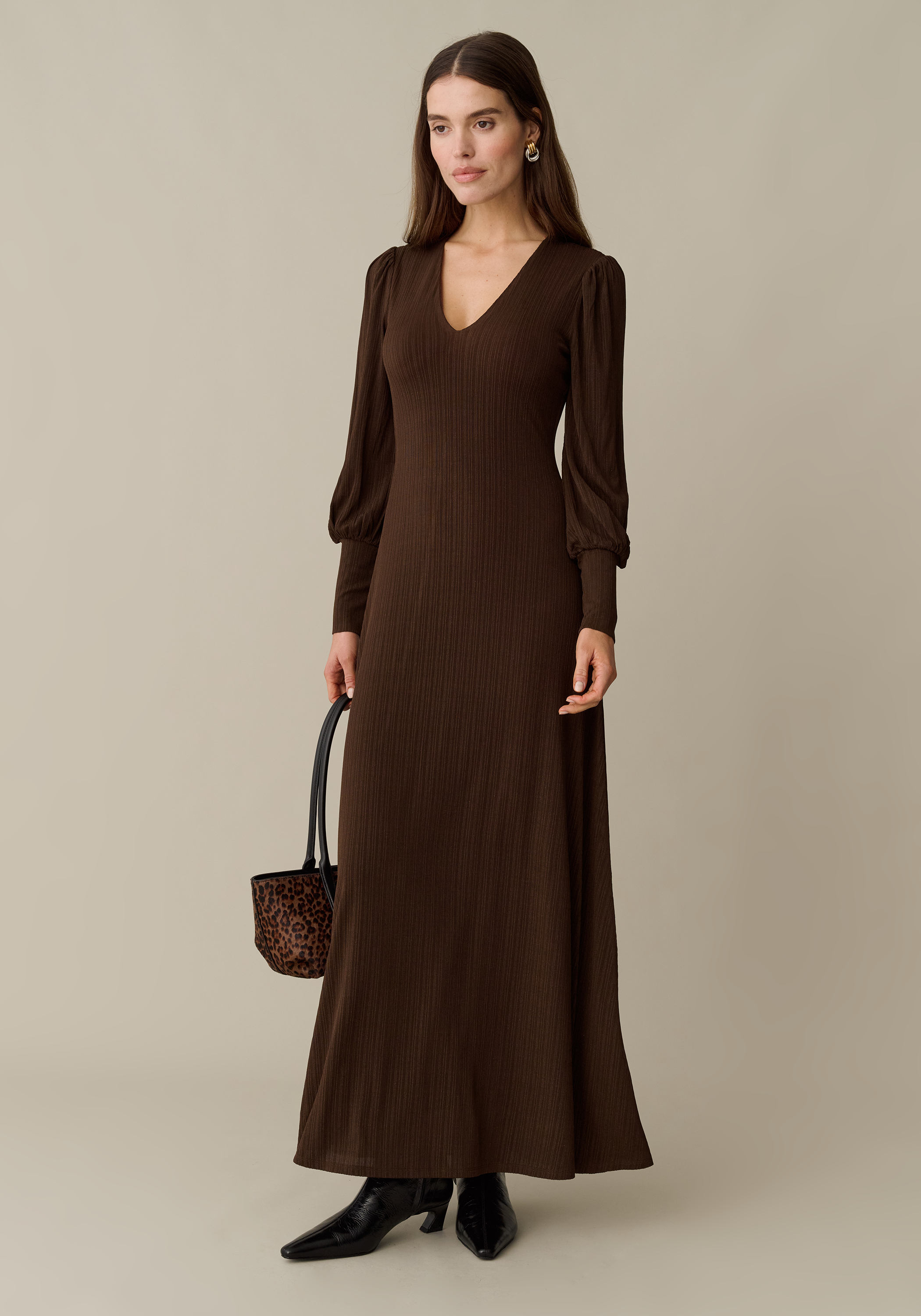 Women’s Elegant Maxi Dress with V-Neck & Long Sleeves, Lined