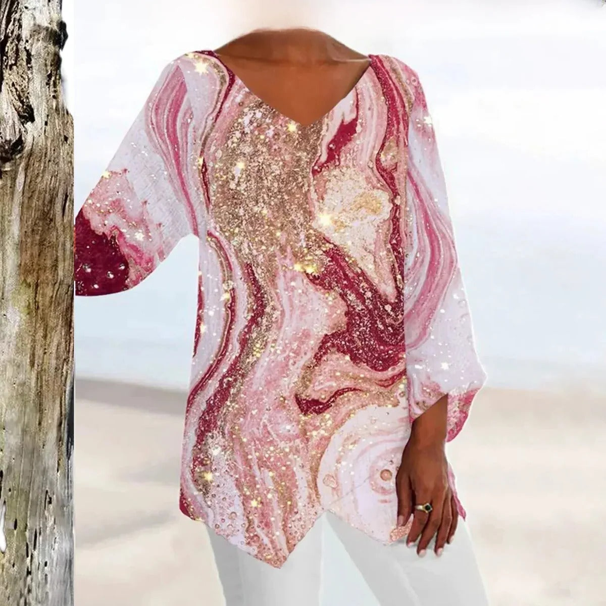 Women's Form-Fitting V-Neck Top with Vintage-Inspired Design and Contemporary Appeal