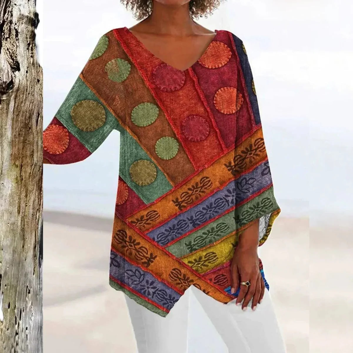 Women's Form-Fitting V-Neck Top with Vintage-Inspired Design and Contemporary Appeal